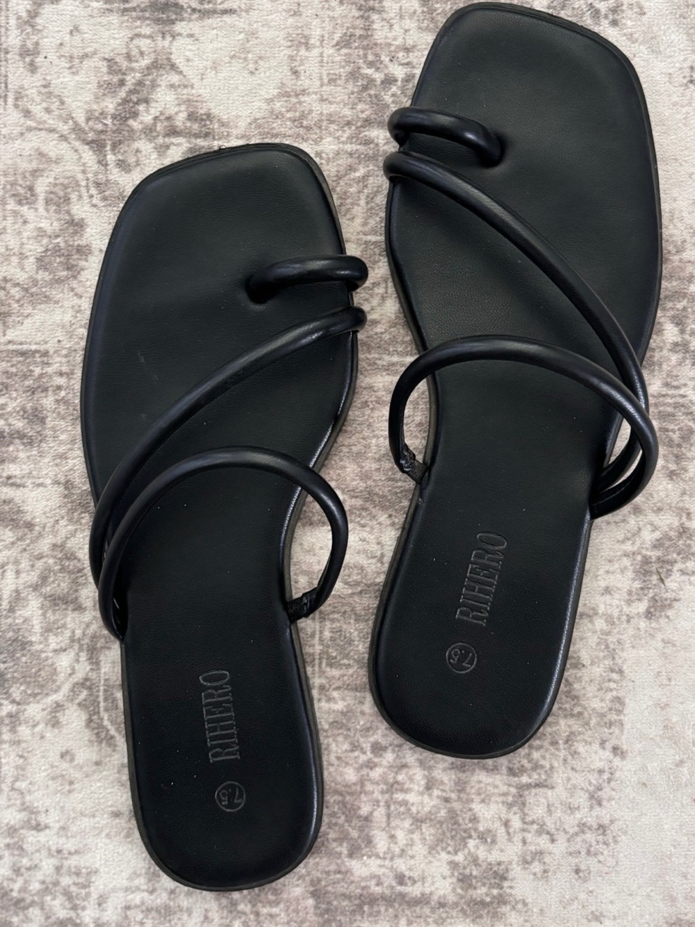 Black Strappy Square-Toe Sandals sz 7.5